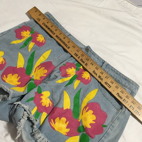 Shein  3 XL floral painted denim cutoff jean shorts plus - Picture 11 of 13